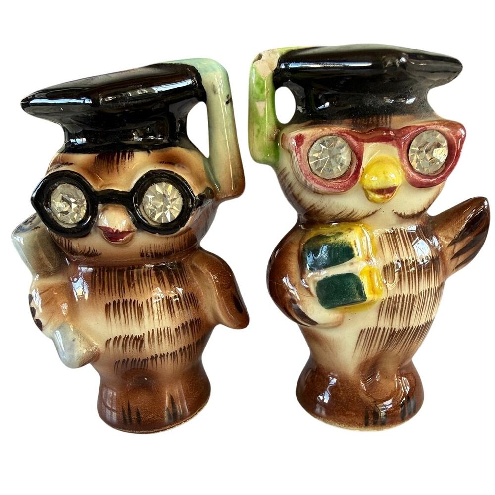 sku3365 Vintage Lefton Graduate Owl Salt & Pepper Shakers Mold #30145 flaw 1956